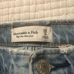 Abercrombie high rise mom Jean